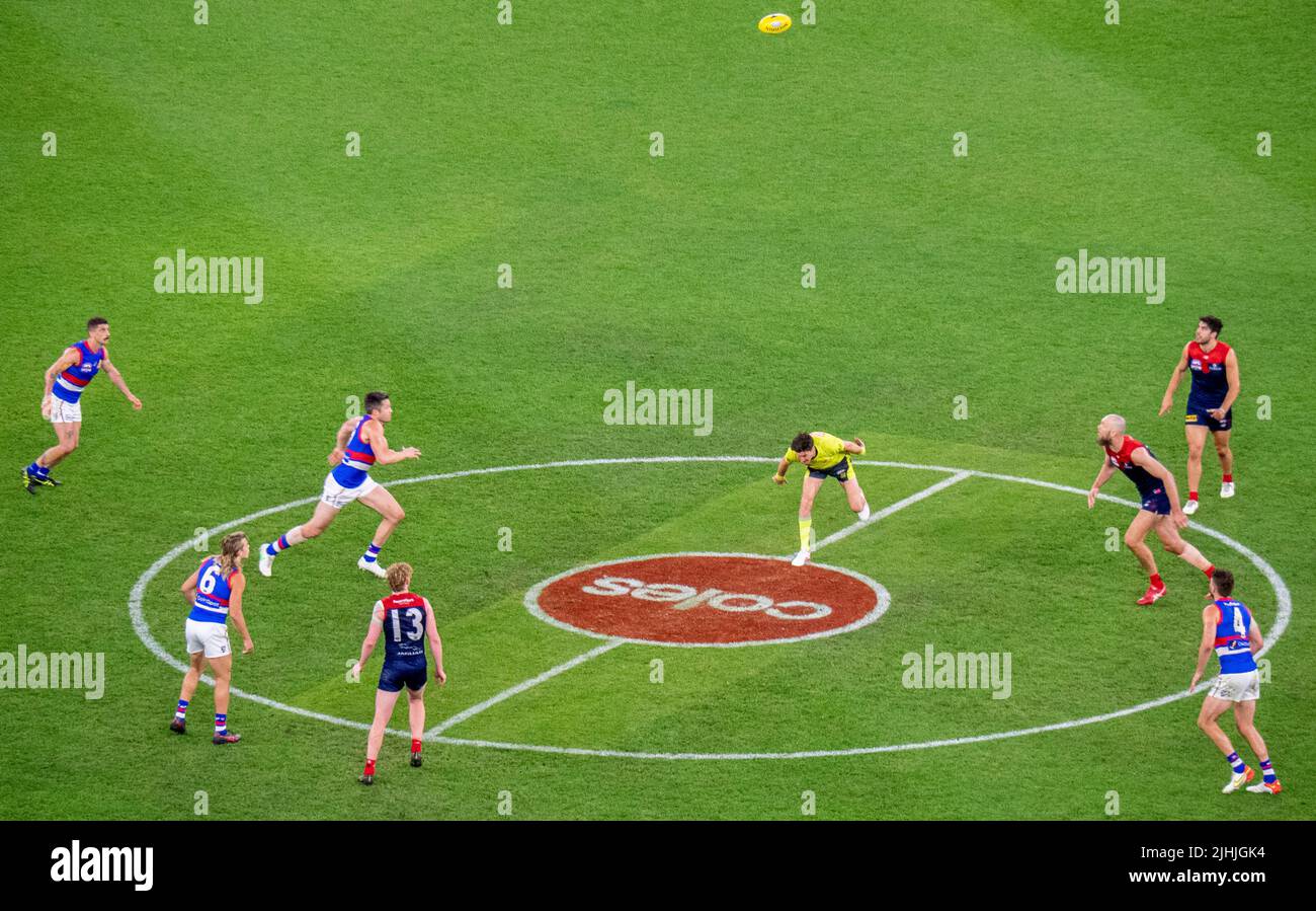 Optus Stadium 2021 AFL Grand Final Melbourne Football Club und Western Bulldogs Center prallen Perth Western Australia auf. Stockfoto