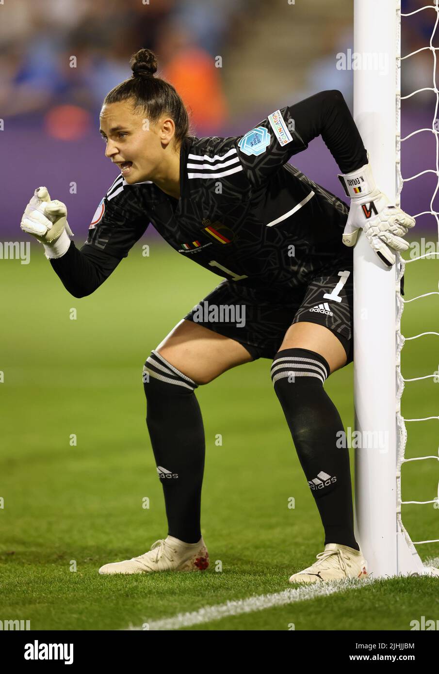 Manchester, England, 18.. Juli 2022. Nicky Evrard aus Belgien während des Spiels der UEFA Women's European Championship 2022 im Academy Stadium, Manchester. Bildnachweis sollte lauten: Darren Staples / Sportimage Stockfoto