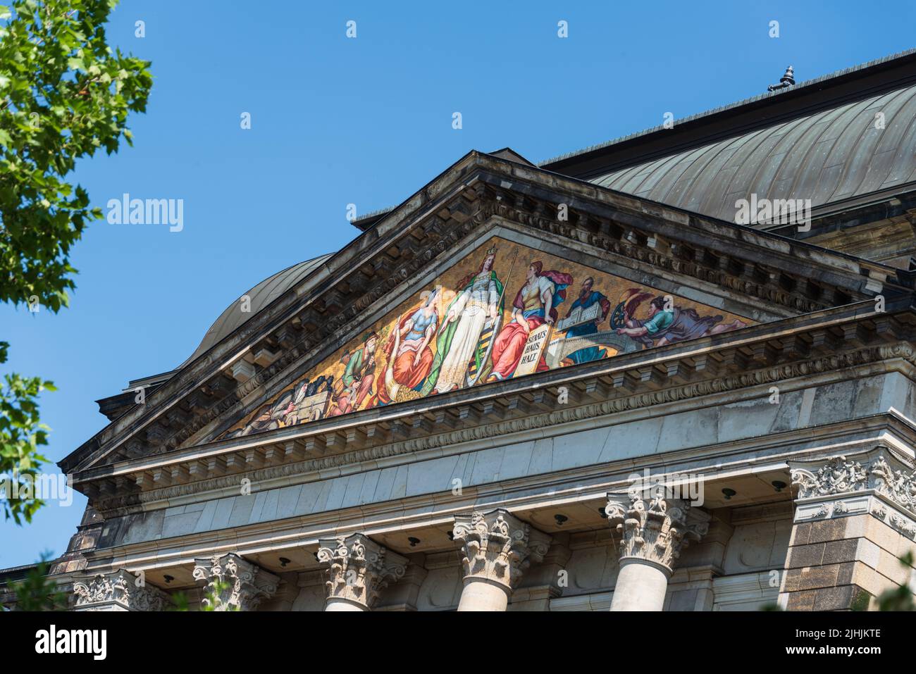 Fassade des Gebäudes des Finanzministeriums und der Regierung des Freistaates Sachsen Stockfoto