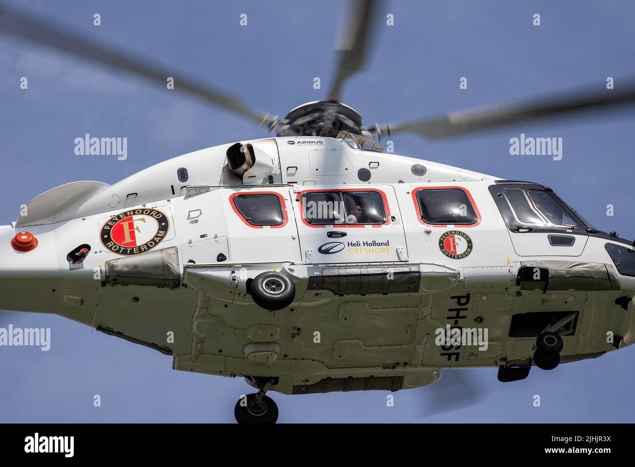 Feyenoord Hubschrauber Ankunft im Stadion (Stadion) de Kuip in Rotterdam während des Fantages ( open dag) 17 juli 2022 Stockfoto