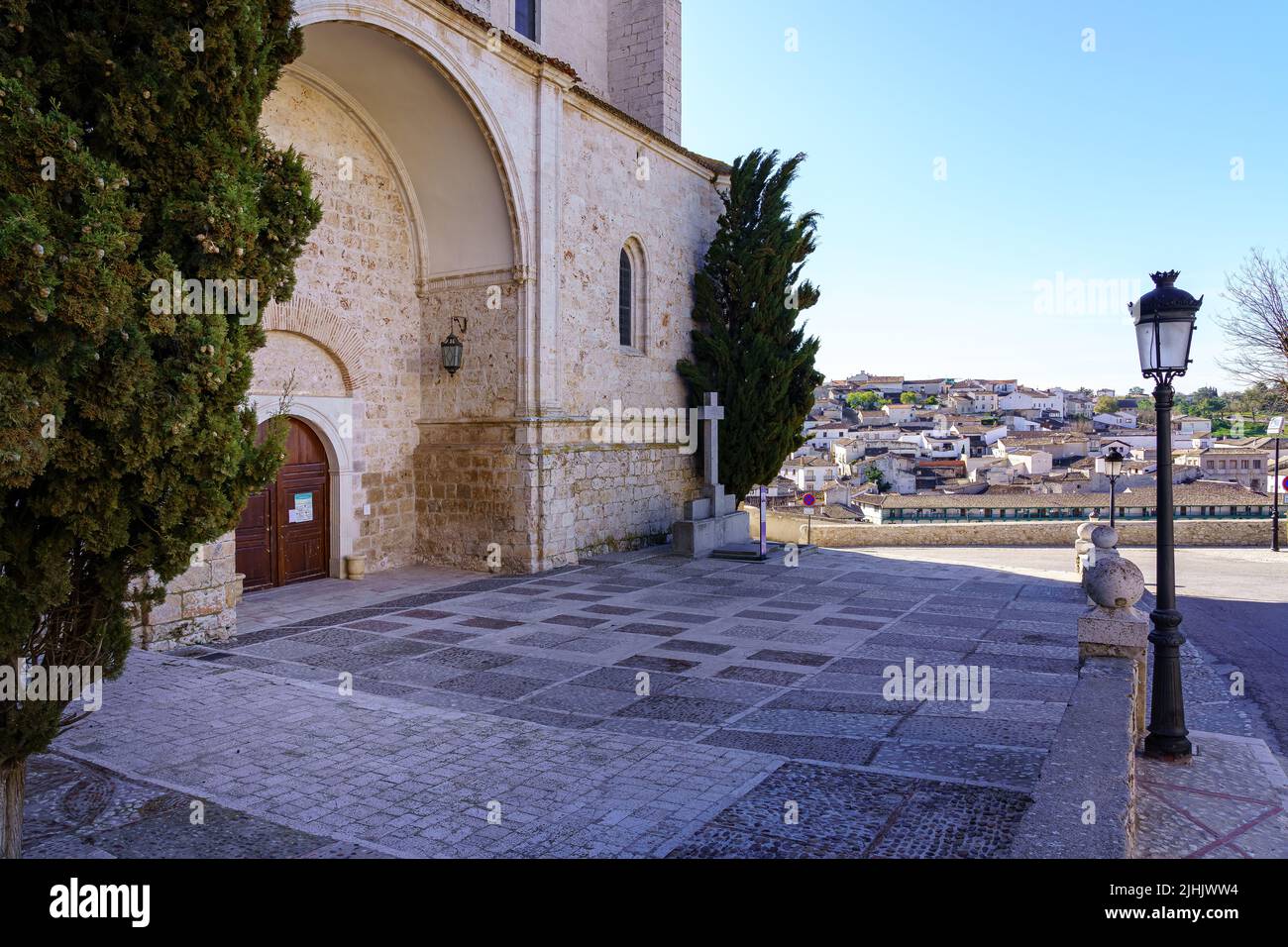 Mittelalterliche Kirchen der Stadt Chinchon in Madrid, typische touristische Stätte in der Nähe von Madrid zu besuchen. Spanien Stockfoto