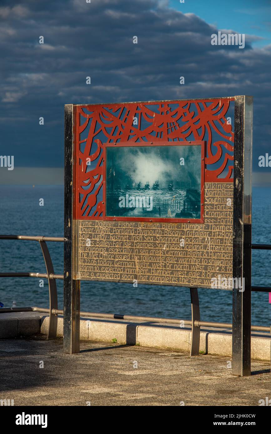 Kunstwerk an der Strandpromenade von Bridlington, genannt Bay of Refuge Stockfoto