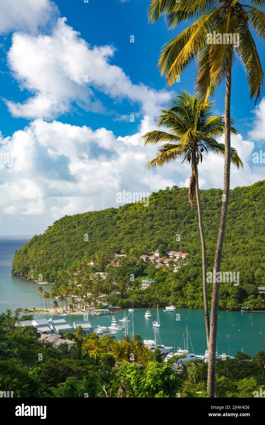 Erhöhten Blick auf Marigot Bay, St. Lucia, Karibik Stockfoto