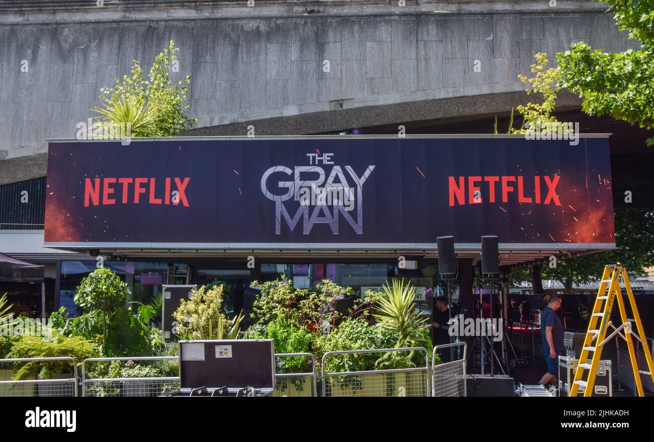 London, Großbritannien. 19.. Juli 2022. Die Vorbereitungen für die Premiere des Netflix-Films The Grey man mit Ryan Gosling und Chris Evans im BFI Southbank laufen. Kredit: Vuk Valcic/Alamy Live Nachrichten Stockfoto