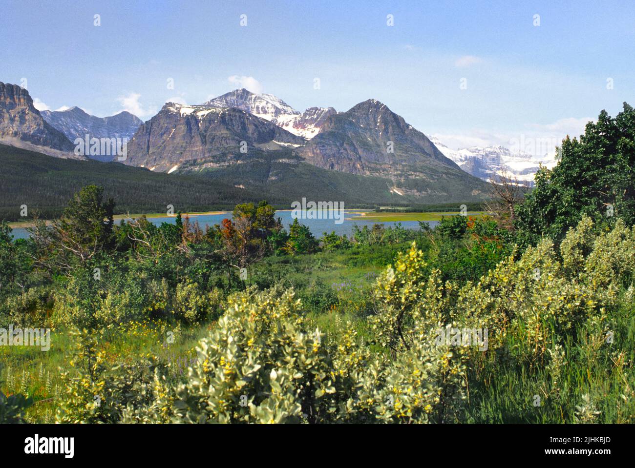 Glacier National Park, Montana. Viele Gletscherregion, Swiftcurrent Lake, Rocky Mountains, USA. Die Landschaft der Berge und der große Himmel Stockfoto