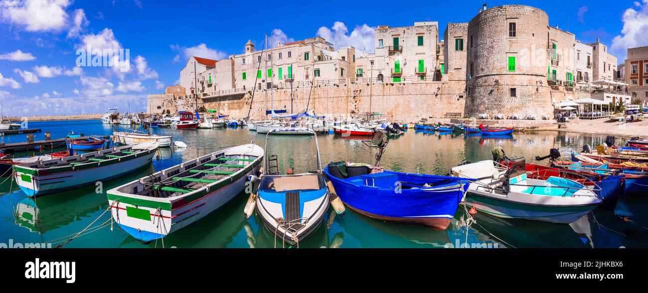 Traditionelles Italien. Atmosferic Apulien Region mit weißen Dörfern und bunten Fischerbooten. Giovinazzo Stadt, Provinz Bari Stockfoto