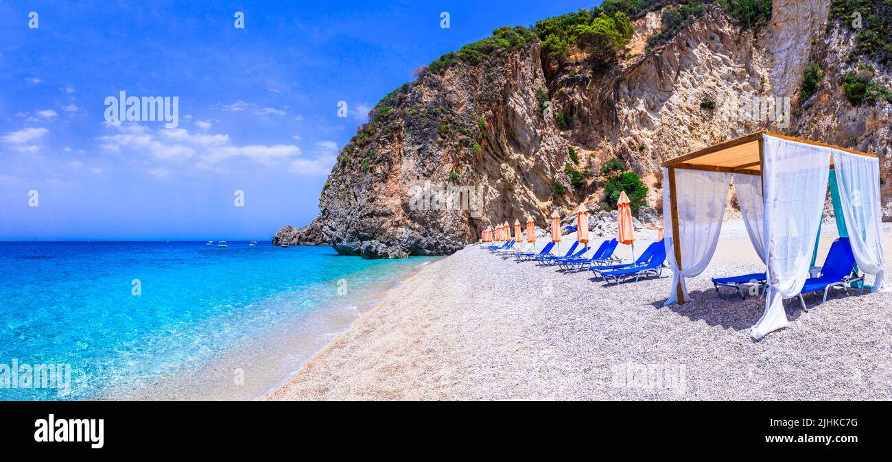 Griechenland. Die besten Strände der Insel Korfu. Stellaris Paradise Strand mit kristallklarem türkisfarbenem Meer. Erreichbar nur mit Booten von Paleokastritsa. Stockfoto