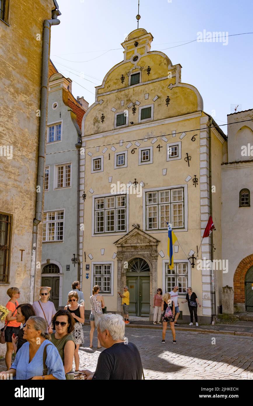 Rigas Altstadt, mittelalterliche Gebäude und Architektur, Hausnummer 19, die drei Brüder Häuser; Mazapils Street, Riga Lettland. Tourismus in Riga Stockfoto