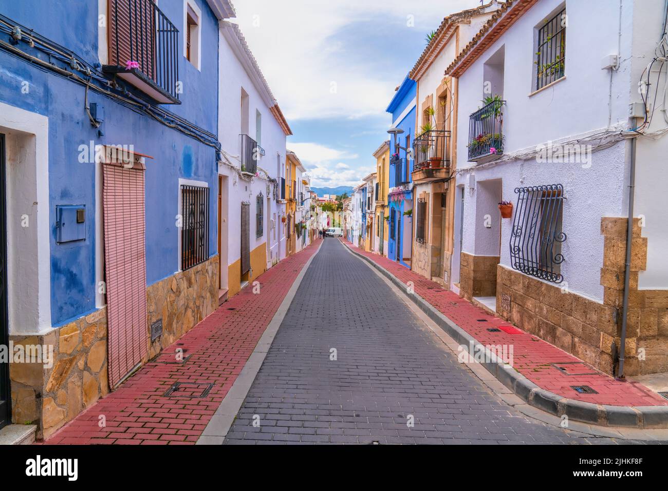 Denia Spanien Häuser und Gebäude in einer Straße in der historischen Stadt Alicante Stockfoto