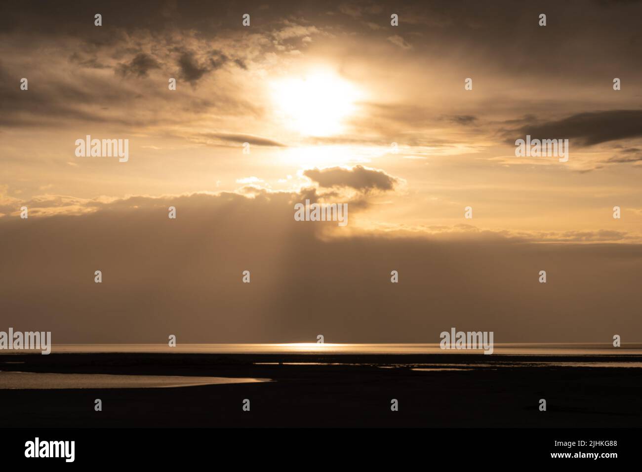 Toller Sonnenuntergang auf dem Great Salt Lake, Utah. Stockfoto