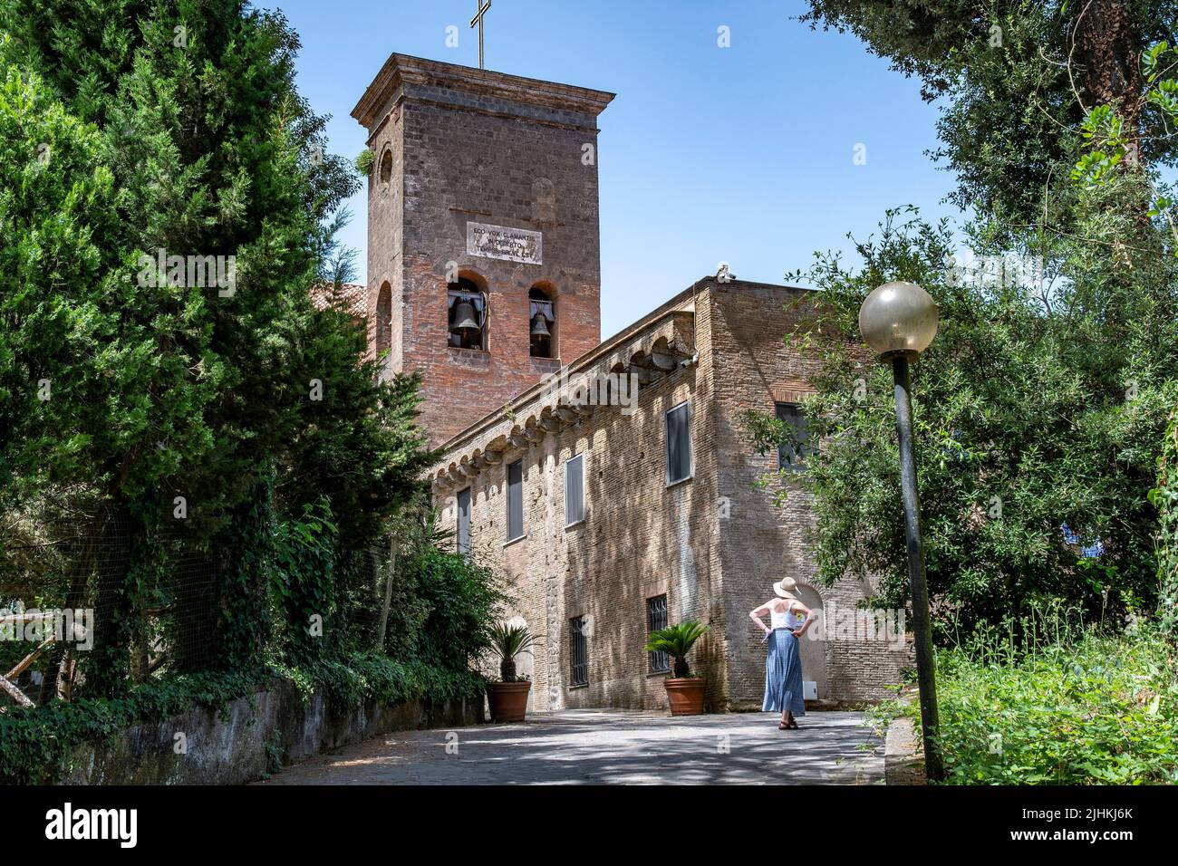 Das Wüstenkloster in Sant'Agata sui due Golfi hat seinen Namen vom Hügel der Wüste, auf dem es von den Karmeliten-Mönchen im 17.. Jahrhundert erbaut wurde Stockfoto