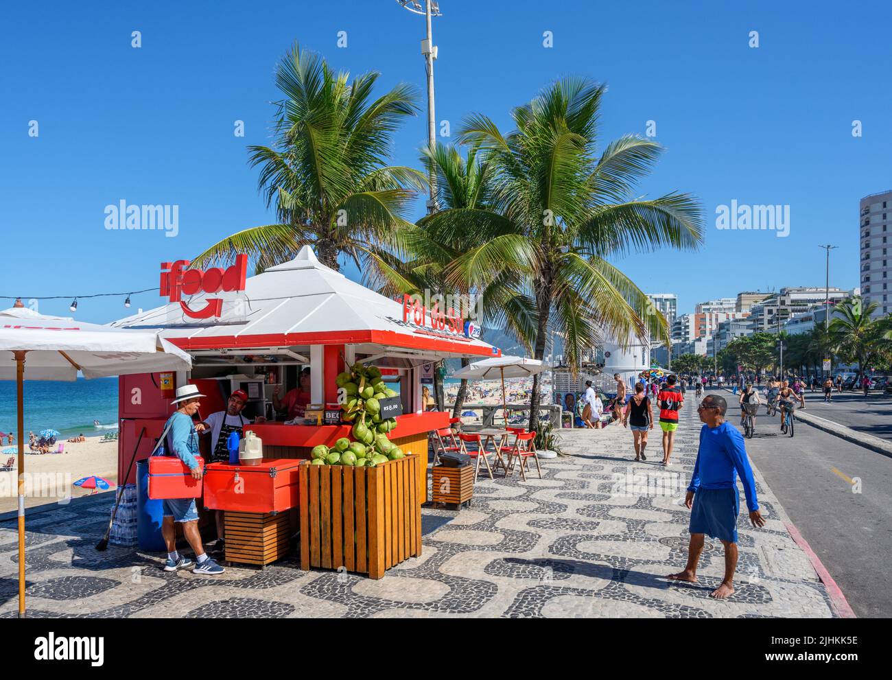 Kiosk an der Strandpromenade, Avenida Vieira Souto, Ipanema, Rio de Janeiro, Brasilien Stockfoto