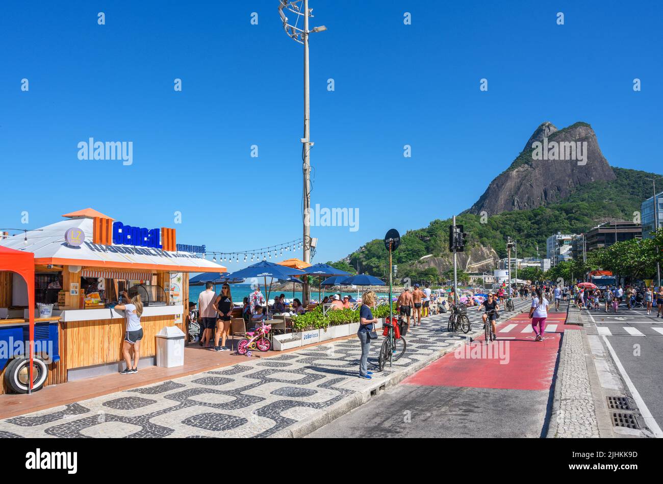 Kiosk an der Strandpromenade, Avenida Vieira Souto, Ipanema, Rio de Janeiro, Brasilien Stockfoto