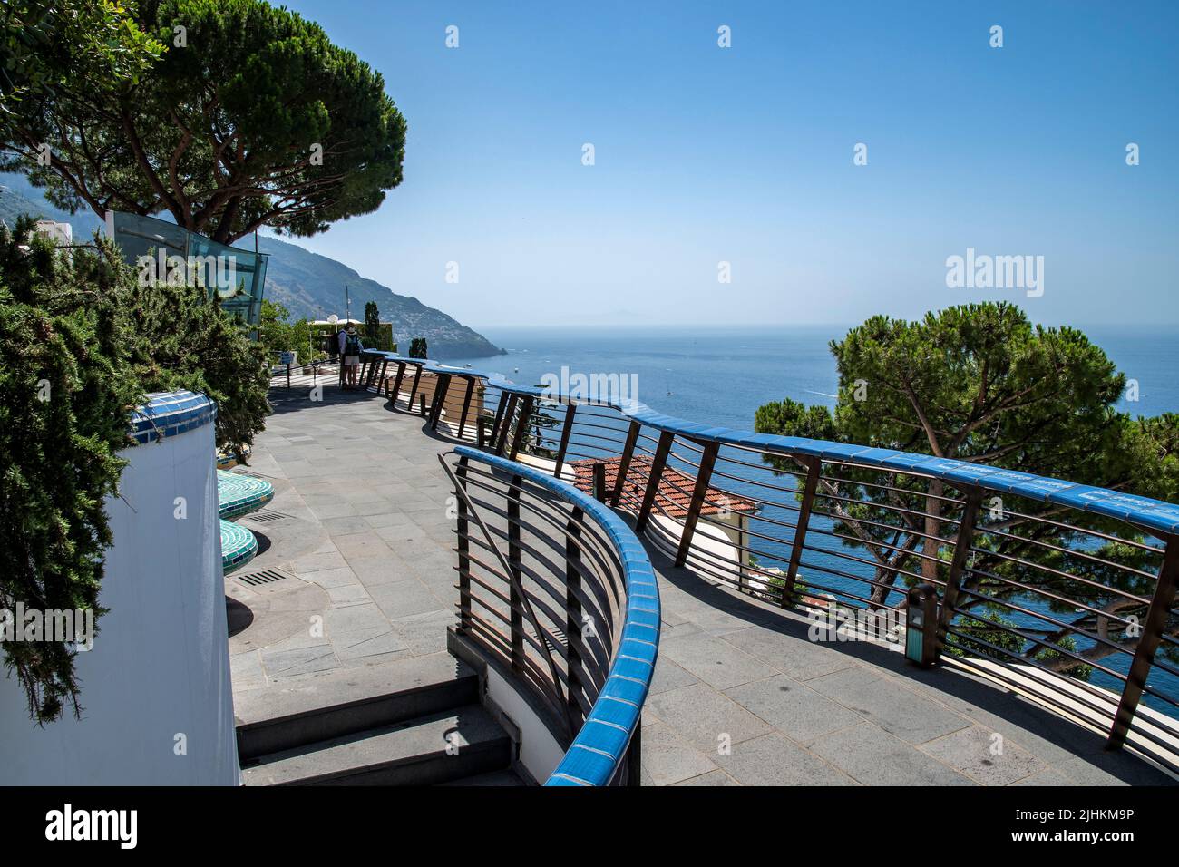 Positano ist ein Dorf an der Amalfiküste Süditaliens. Blick auf die Amalfiküste Stockfoto