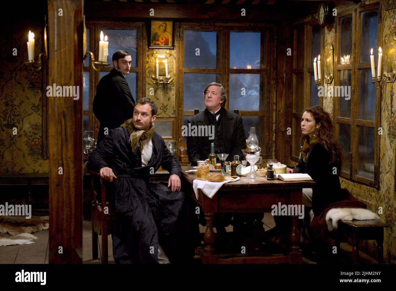 JACK LASKEY, JUDE LAW, Stephen Fry, NOOMI RAPACE, SHERLOCK HOLMES: EIN SPIEL DER SCHATTEN, 2011 Stockfoto