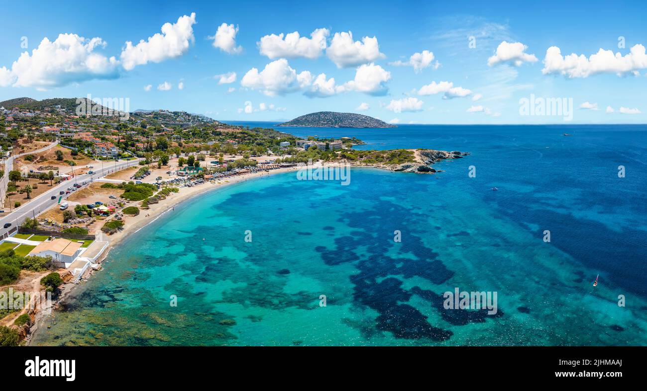 Luftaufnahme des beliebten Mavro Lithari Strandes Stockfoto