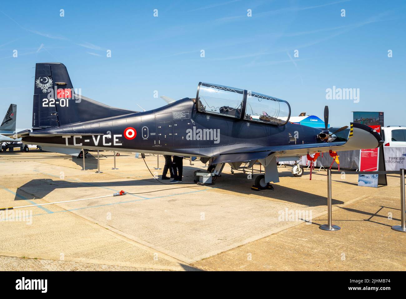 Turkish Aerospace Industries Hürkuş auf der Farnborough International Airshow 2022. Neue Basis-Trainer und Bodenangriffsflugzeug für türkische Streitkräfte Stockfoto