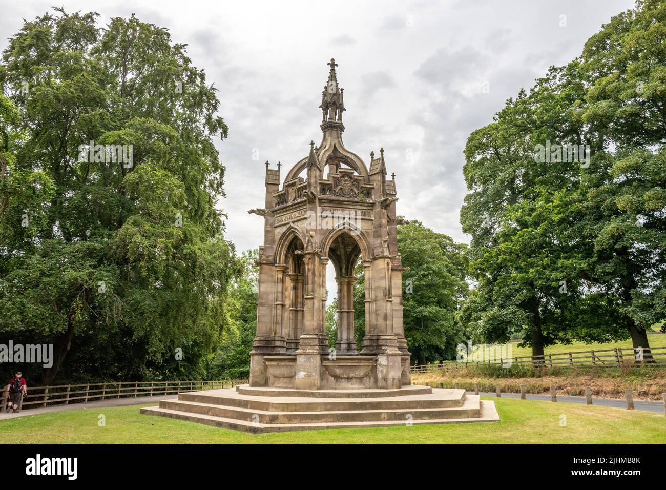 Yorkshire, Juli 12. 2022: Der Cavendish-Gedenkbrunnen in der Bolton Abbey, in der Nähe von Skipton Stockfoto