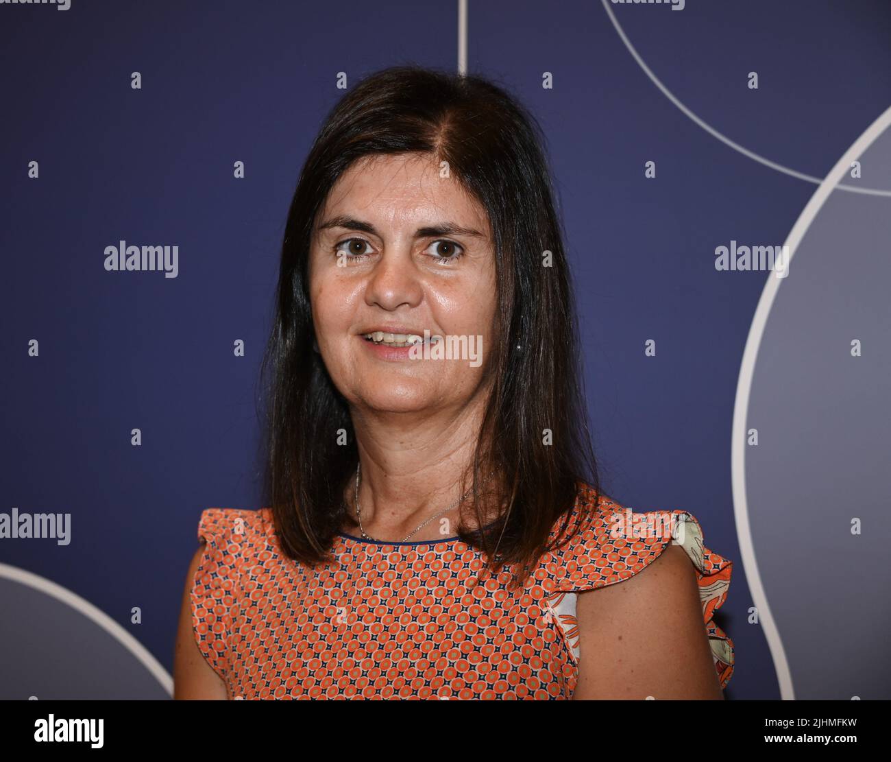 Mailand, Italien Wine Media Conference World Review widmet sich der Kommunikation des Weins in der Lombardei, an der Attilio Fontana Präsident der Region Lombardei, Ratsmitglied Rolfi der Region Lombardei zusammen mit der Präsidentin von Ascovilo Giovanna Prandini und der Journalistin und Autorin Laura Donadoni teilnahmen, In Video-Link von den Vereinigten Staaten Allan Wright Präsident der Wine Media Conference. Die Veranstaltung findet in Desenzano del Garda vom 27. September bis 3. Oktober 2022 in dem Bild: Giovanna Prandini Präsidentin Ascovilo Stockfoto