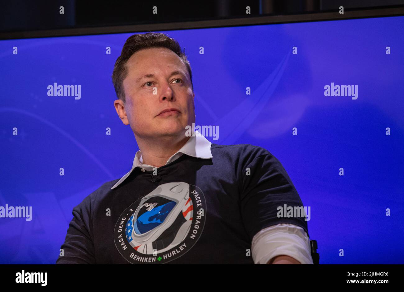 Elon Musk, CEO und Lead Designer von SpaceX, nimmt an einer Pressekonferenz nach der Markteinführung für die NASA SpaceX Crew Demo-2 Mission im Kennedy Space Center, 30. Mai 2020, in Cape Canaveral, Florida, Teil. Stockfoto