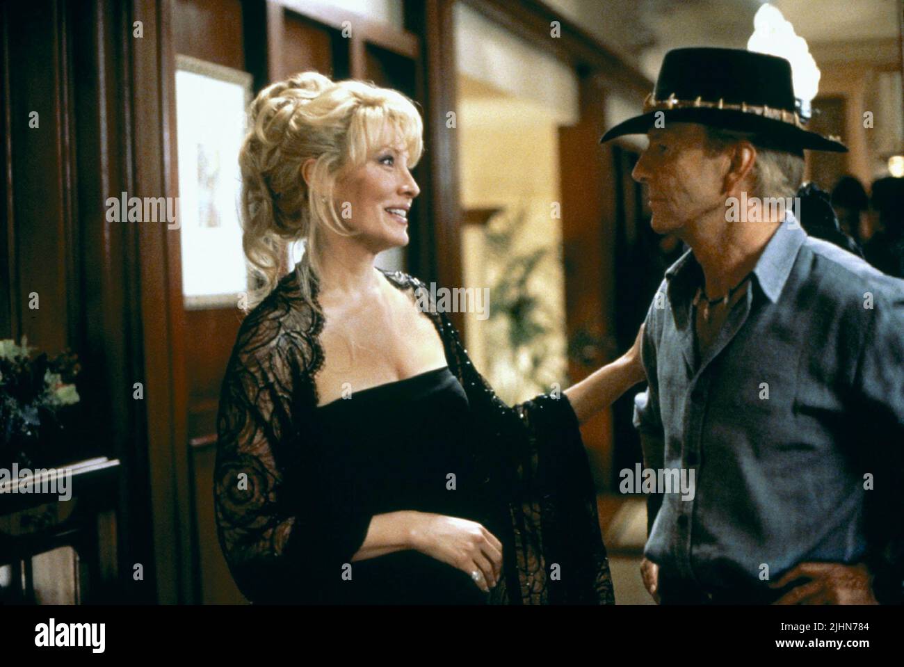 LINDA KOZLOWSKI, Paul Hogan, CROCODILE DUNDEE IN LOS ANGELES, 2001 Stockfoto