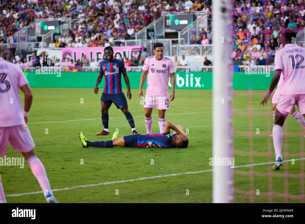 Fort Lauderdale, FL, USA. 19.. Juli 2022. 5 Sergio Busquets – Mittelfeldspieler FC Barcelona beim internationalen Freundschaftsspiel zwischen Inter Miami CF und FC Barcelona im DRV Pink Stadium in Florida, USA. Kredit: Yaroslav Sabitov/YES Market Media/Alamy Live Nachrichten Stockfoto