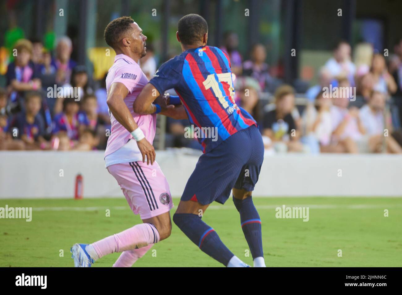 Fort Lauderdale, FL, USA. 19.. Juli 2022. 17 Pierre Emeric FC Barcelona beim internationalen Freundschaftsspiel zwischen Inter Miami CF und FC Barcelona im DRV Pink Stadium in Florida, USA. Kredit: Yaroslav Sabitov/YES Market Media/Alamy Live Nachrichten Stockfoto