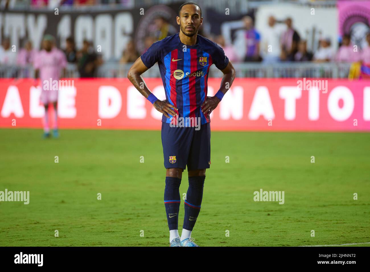 Fort Lauderdale, FL, USA. 19.. Juli 2022. FC Barcelona Spieler im Angriff während des internationalen Freundschaftsspiels zwischen Inter Miami CF und FC Barcelona im DRV Pink Stadium in Florida, USA. Kredit: Yaroslav Sabitov/YES Market Media/Alamy Live Nachrichten Stockfoto