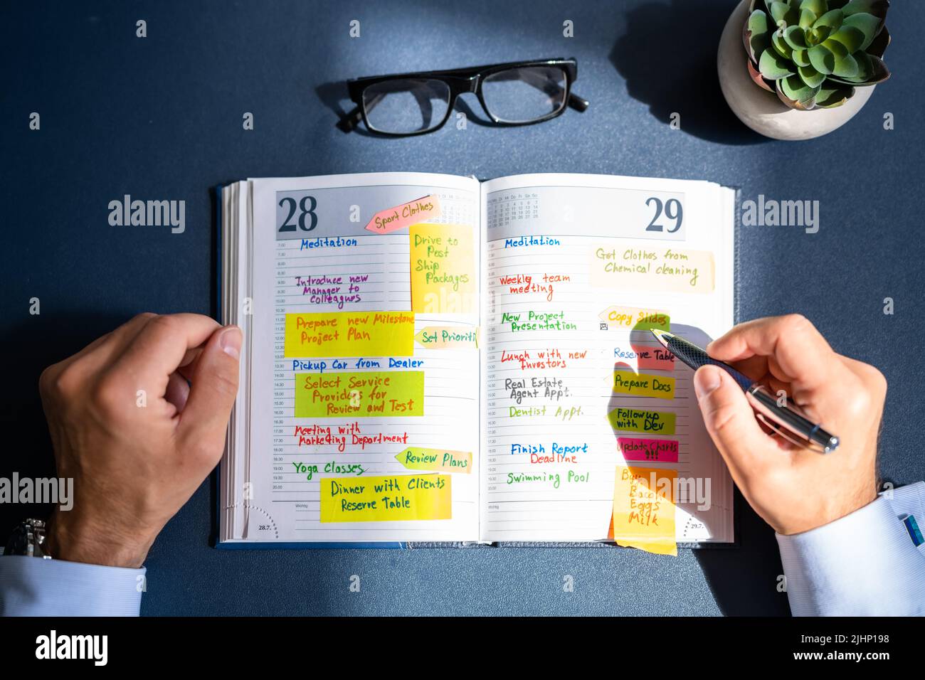 Kalender Zeitplan Agenda Oder Organisator Am Schreibtisch Stockfoto
