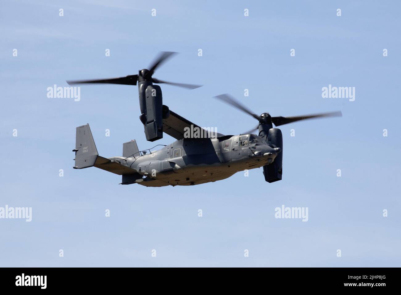 Fairford, Großbritannien, 16.. Juli 2022. Die US-Luftwaffe demonstrierte die Fähigkeiten der Bell Boeing CV-22B Osprey von 7. Special Operations Squadron auf der RIAT 2022, Fairford, Großbritannien Stockfoto