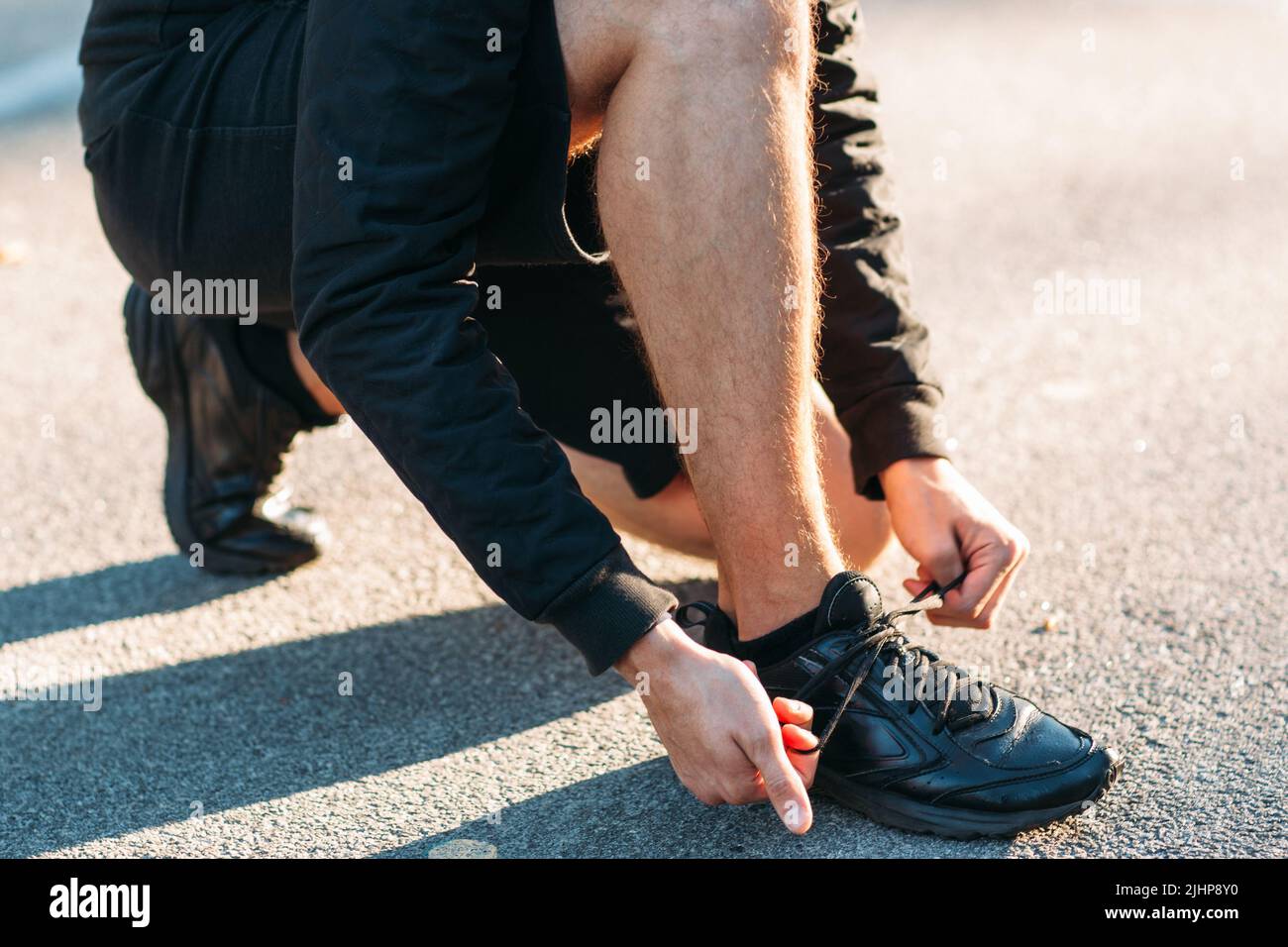 Schnürsenkel binden Nahaufnahme Stockfoto