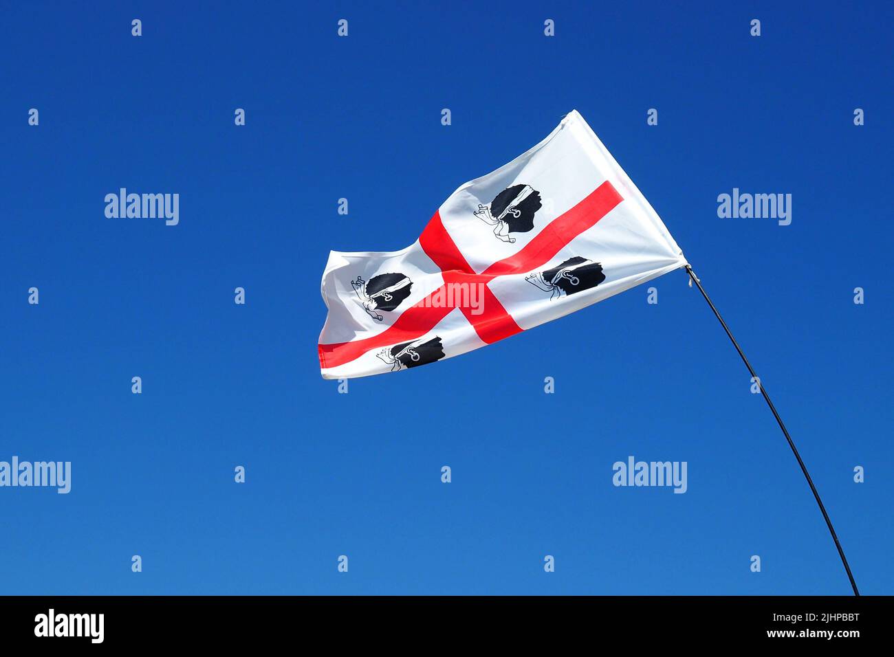 Flagge Sardiniens, auch Flagge der vier Mauren genannt. Sardinien ist eine italienische Region Stockfoto