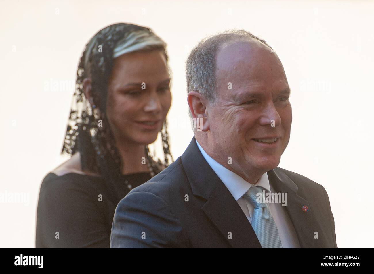 Rom, Italien. 20.. Juli 2022. Italien, Rom, Vatikan, 22/07/20. Prinz Albert II. Von Monaco und seine Fürstengemahlin Charlene von Monaco kommen zu einem privaten Treffen mit dem Heiligen Vater im Hof von San Damaso an.Il principe Alberto II di Monaco e la principessa consorte Charlene di Monaco arrivano, per un incontro privato con il Santo Padre, Nel Cortile di San Damaso. Foto von Massimiliano MIGLIORATO/Catholic Press Bildnachweis: Independent Photo Agency/Alamy Live News Stockfoto