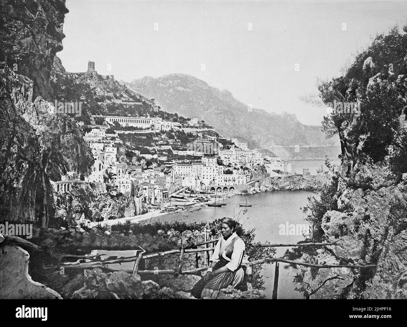Historisches Foto (ca 1880) von Amalfi, Kampanien, Italien / Historisches Foto von Amalfi, Kampanien, Italien, Historisch, digital restaurierte Produktion einer Originalvorlage aus dem 19. Jahrhundert, das Originaldatum nicht bekannt, Stockfoto