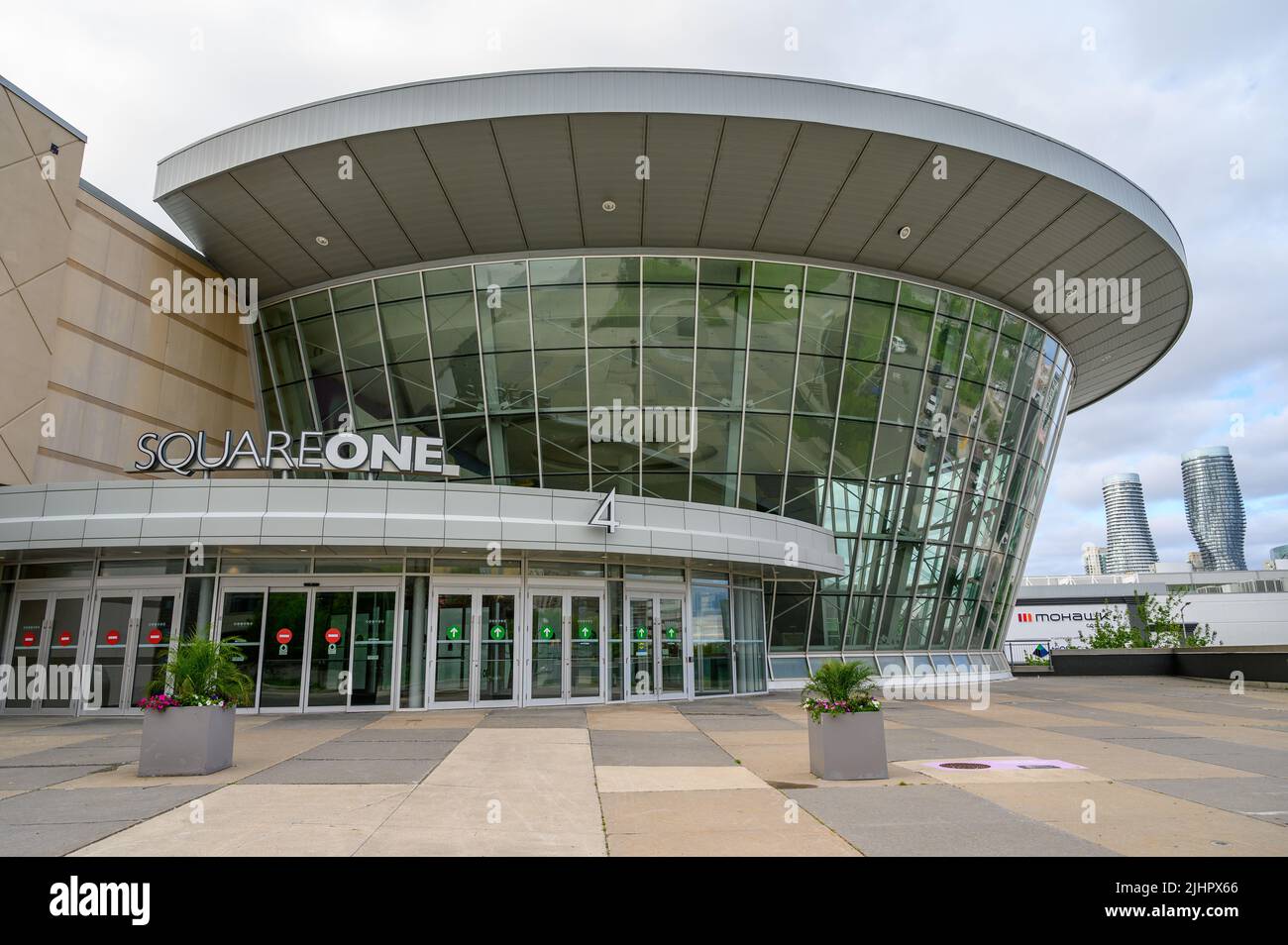 Square One Shopping Centre, Mississauga, ist das größte Einkaufszentrum in Ontario, Kanada. Stockfoto