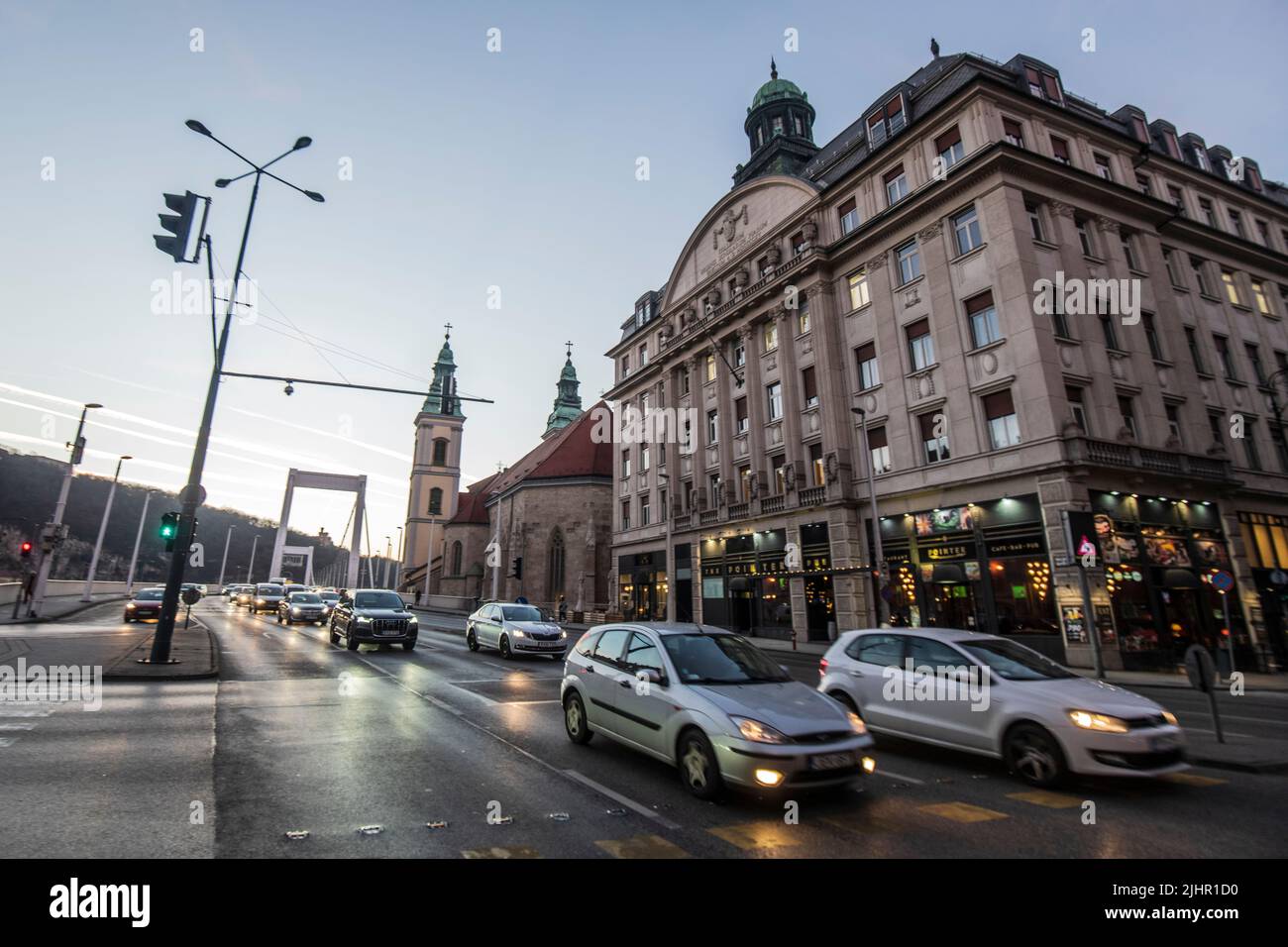 Budapest: Szabad Sajto Straße, Klotild Paläste. Ungarn Stockfoto