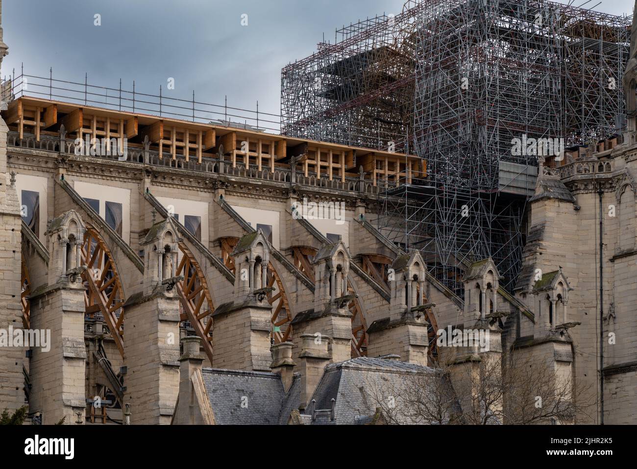 Frankreich, Region Ile de France, Paris 4. Arrondissement, Renovierungsarbeiten in Notre-Dame ein Jahr nach dem Brand am Abend des 15. April 2019, fliegende Stützen, Stockfoto