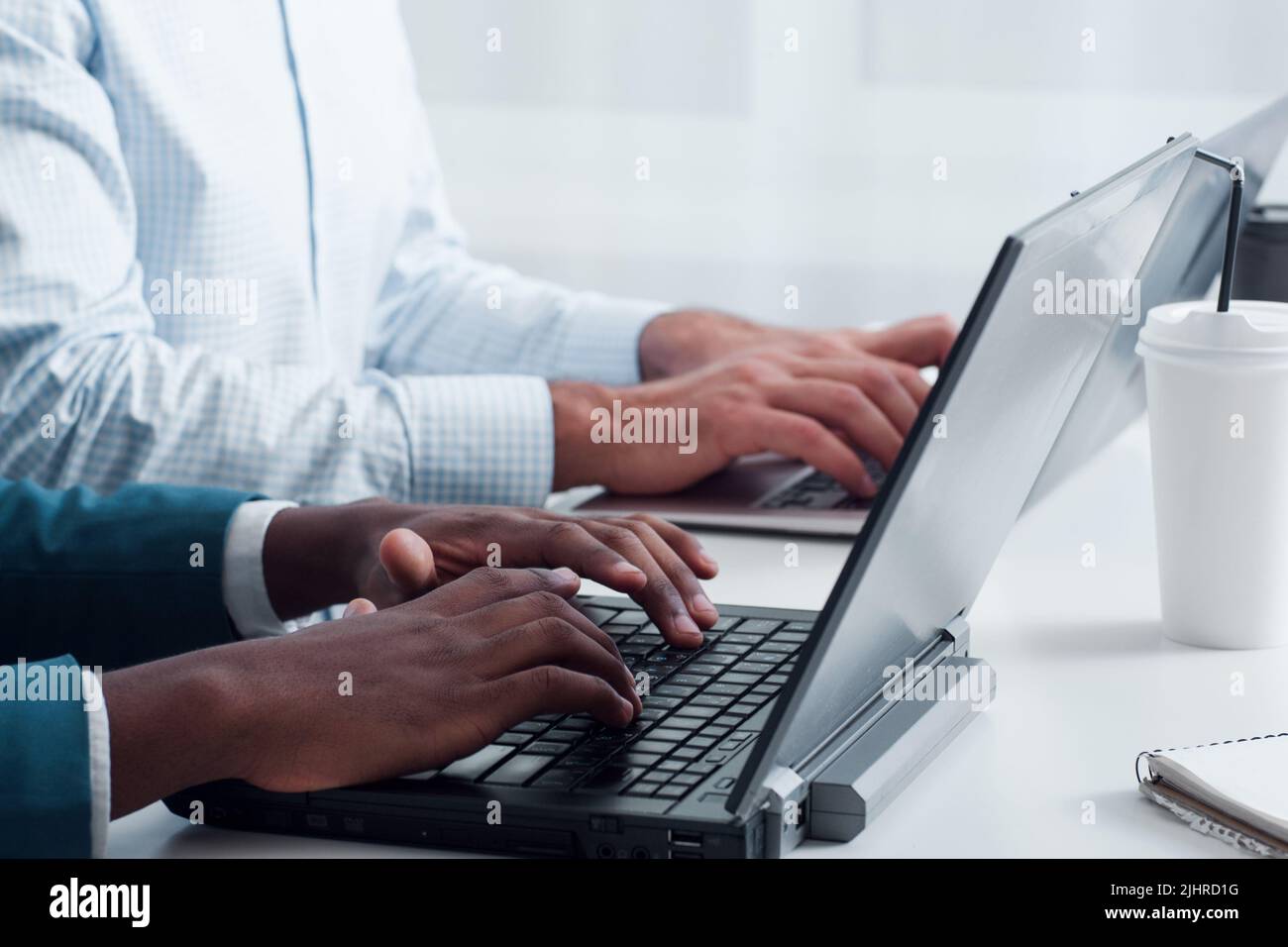 Neue Technologien. Programmierung online lernen. Stockfoto