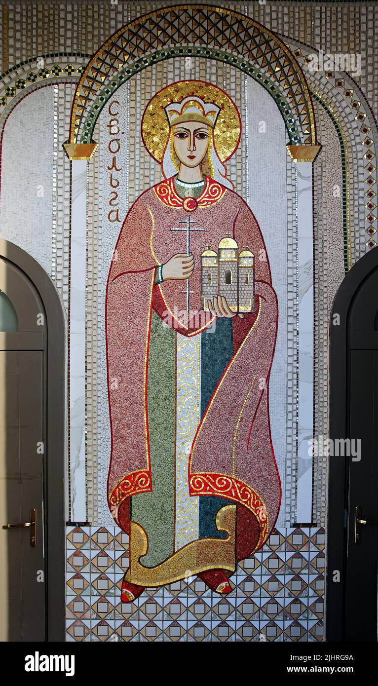 St. Olga von Kiew Mosaik an der Fassade der Kathedrale der Auferstehung Christi in Kiew Ukraine. Stockfoto