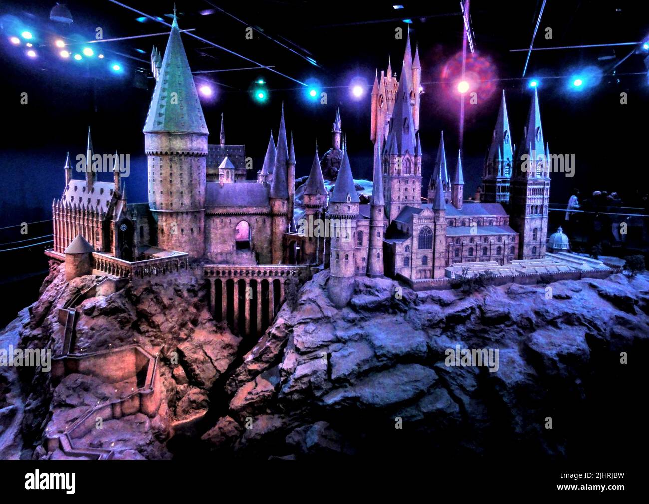 Nahaufnahme eines Modells des Schlosses Hogwarts im Harry Potter Studio in London, Großbritannien Stockfoto