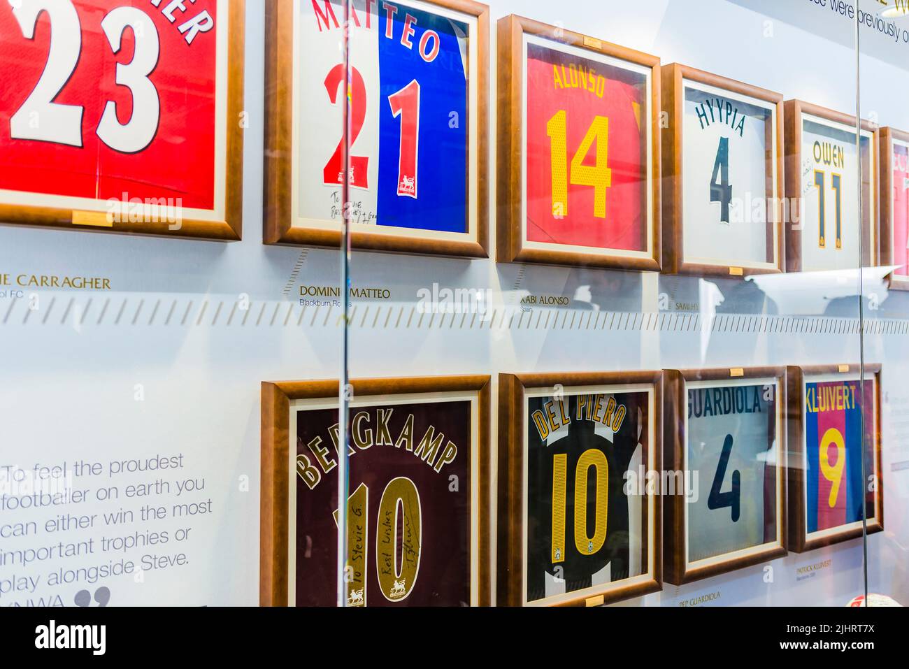 Liverpool FC Stadium Tour, interaktives Museum. Anfield ist ein Fußballstadion in Anfield, Liverpool, Merseyside, England, das über eine Sitzmöglichkeit verfügt Stockfoto