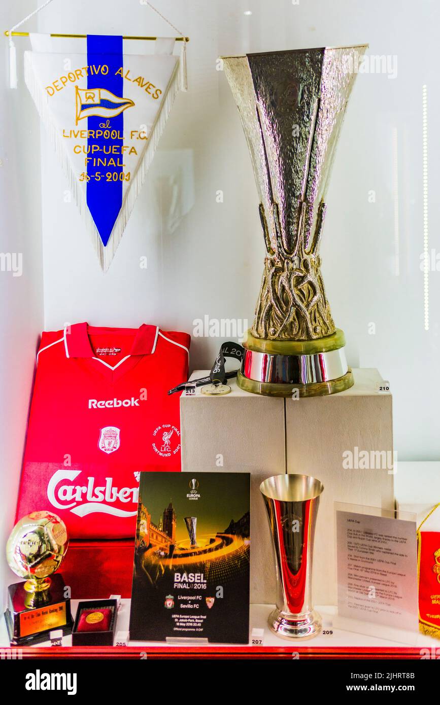 Die Liverpool FC Stadium Tour, Trophy Hall. Anfield ist ein Fußballstadion in Anfield, Liverpool, Merseyside, England, das eine Sitzplatzkapazität von hat Stockfoto