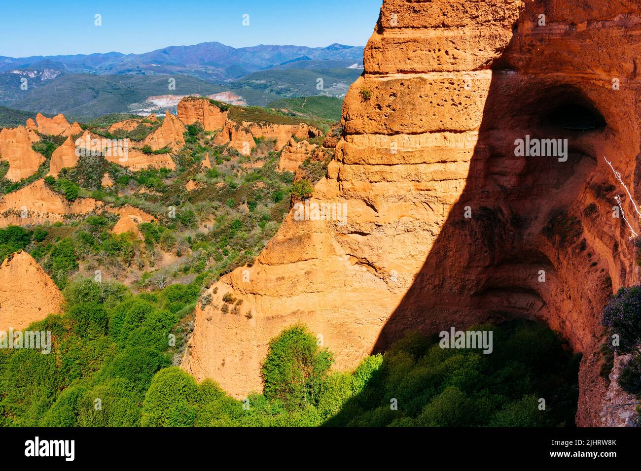 Las Médulas ist ein historisches Goldbergbaugebiet in der Nähe der Stadt Ponferrada in der Comarca El Bierzo, Provinz León, Kastilien und León, Spanien. Es war nicht Stockfoto