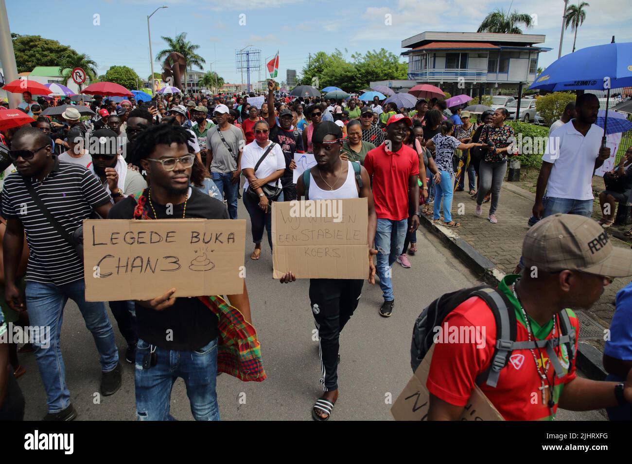 2022-07-20 10:31:33 der Protest gegen die Politik der Regierung von Surinam-Santokhi beginnt am 3. Tag vor dem Kabinett des Vizepräsidenten am Mittwoch, 20. Juli 2022, Paramaribo, Suriname. ANP/Ranu Abhelakh niederlande Out - belgien Out Stockfoto