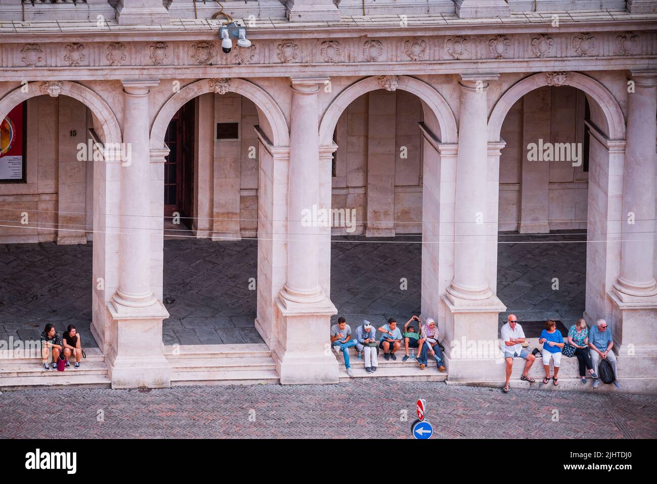 Die Eingangsloggia wurde vom Architekten Andrea Ceresola entworfen. Die Angelo Mai Civic Library von Bergamo ist die wichtigste historische Denkmalschutzinstitution von Stockfoto