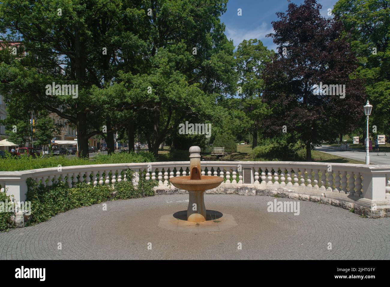 Die Quelle von Balbín, eine heilende Mineralquelle, die den Gästen in der Kurstadt Marienbad (Lázně) zur Verfügung steht. Stockfoto
