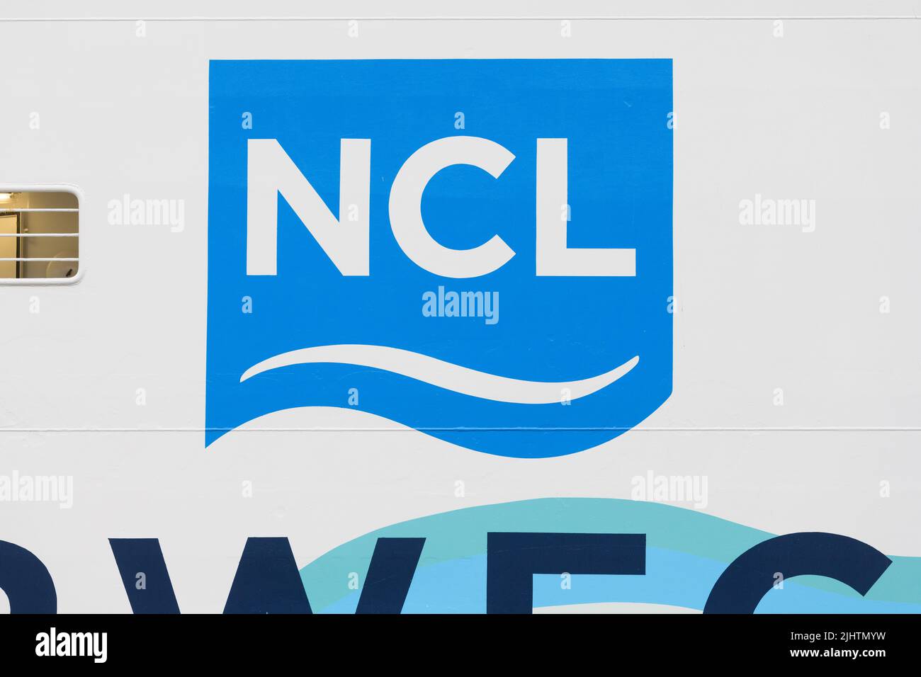 Seattle - 18. Juli 2022; NCL blau-weißes Logo der Norwegian Cruise Line Stockfoto