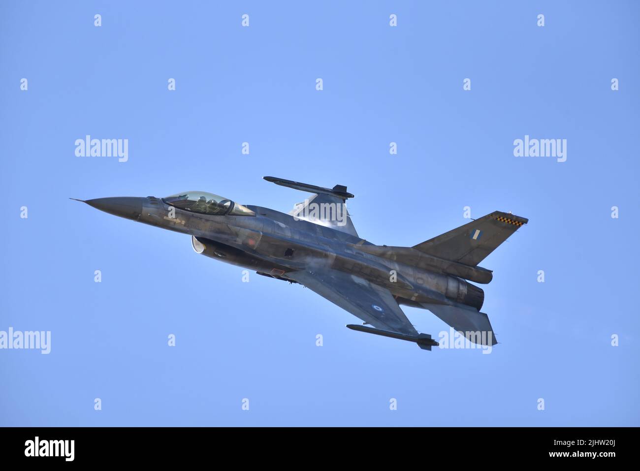 Die griechische Luftwaffe Lockheed Martin F-16 zeigt sich auf der Royal International Air Tattoo RAF Fairford 2022 Stockfoto