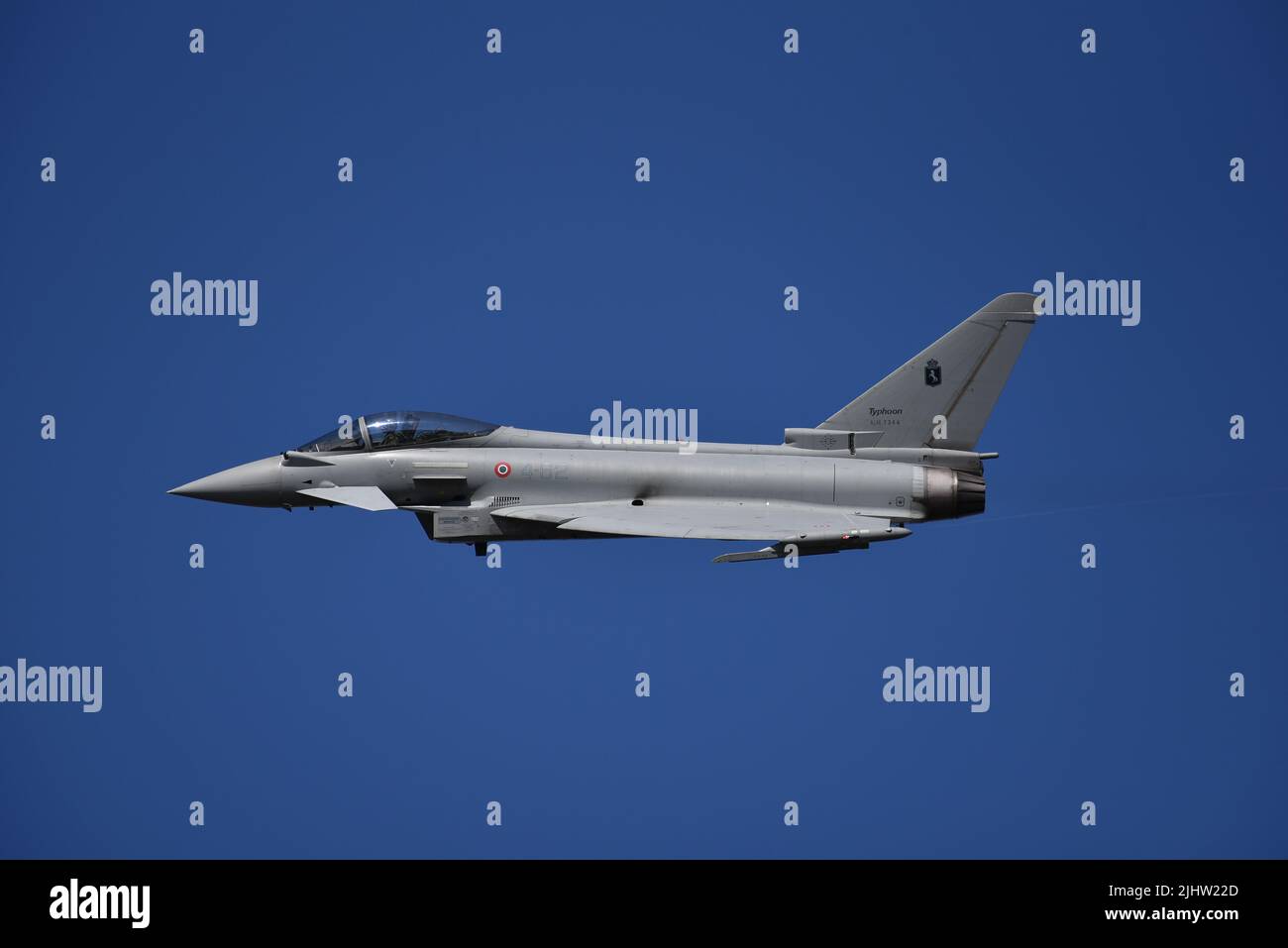 Italienische Luftwaffe Eurofighter Typhoon zeigt auf der Royal International Air Tattoo RAF Fairford 2022 Stockfoto