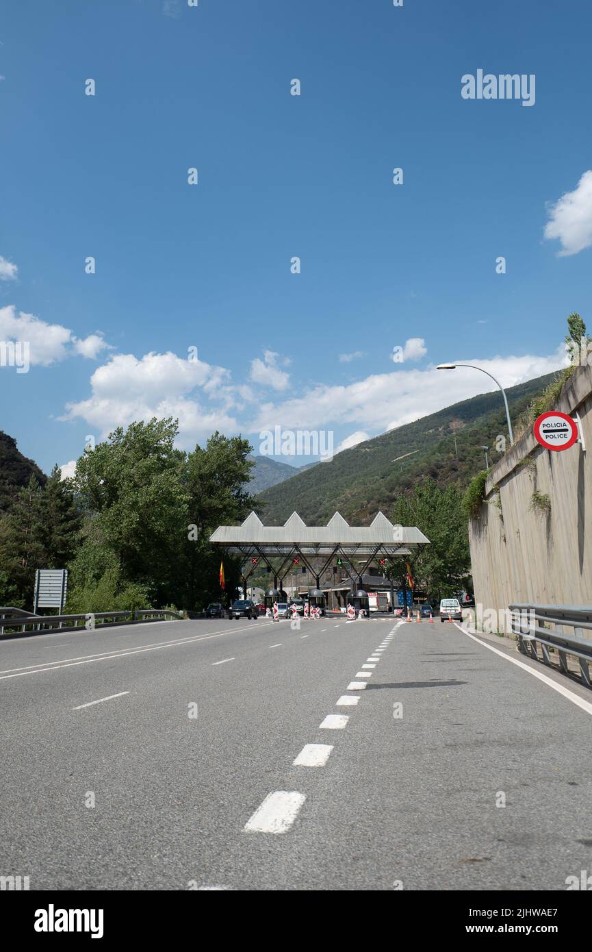 Fraga de Moles, Spanien. 2022 Juli 20 . Hispanic - andorranische Grenze, die die Länder Andorra und Spanien im Sommer 2022 teilt. Stockfoto